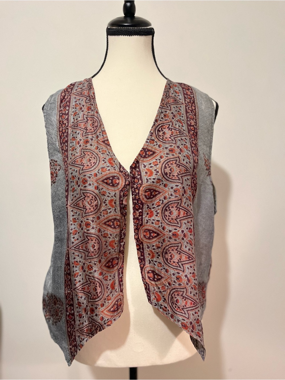Light Gray Paisley-Print Open Front silk Vest